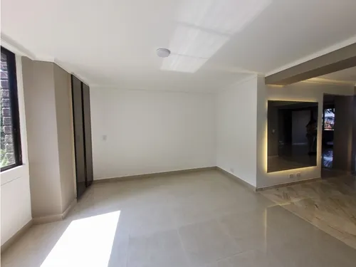 Amplio Y Cómodo Apartamento En Venta En Los Balsos