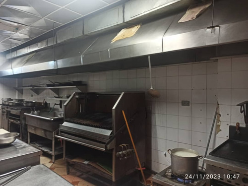 Se Vende Fondo De Comercio De Restaurant Casa Agustin, Ubicado En El C.c La Cascada, Carrizal. Nc