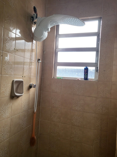 Imagem 2 de 30 de Casa 3 Quartos Uma Suíte , Piscina E Lojas