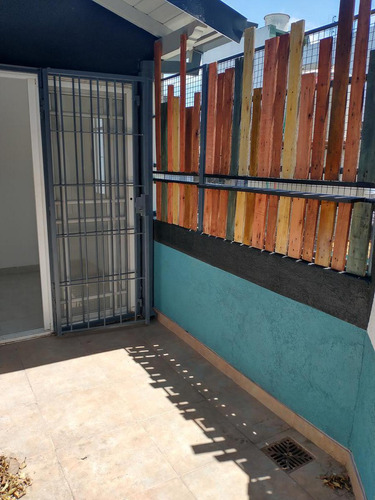 Excelente Ph 2 Ambientes Con Entrada Independiente Reciclado A Nuevo, Patio. Exc Ubicación.