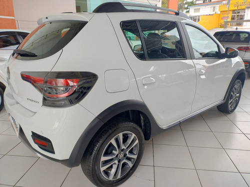 Renault Sandero 1.6 16V 4P SCE FLEX STEPWAY ICONIC X-TRONIC AUTOMÁTICO CVT