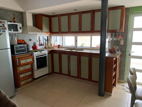 Imagen 9 de 23 de Vendo - Increíble Propiedad - Casa De 4 Ambiente Muy Comoda