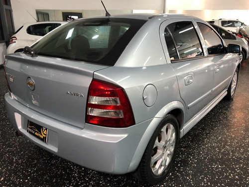 Imagen 6 de 15 de Chevrolet Astra