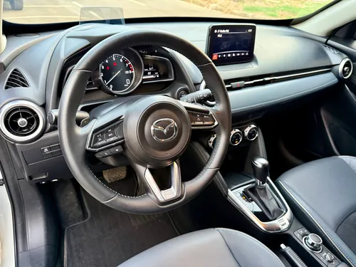 Mazda 2 1.5 Grand Touring Lx blindaje 2