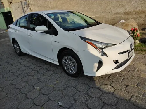Toyota Prius 1.8 Base Cvt