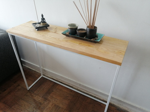Imagen 3 de 3 de Mesa De Arrimo Madera Nativa Castaño Con Base Metal