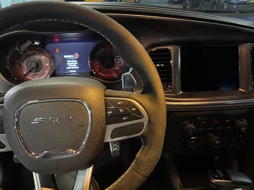 Dodge Charger 6.2 V8 Srt At