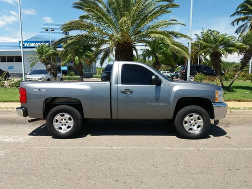 Imagen 5 de 14 de Chevrolet Silverado Lt 4x4