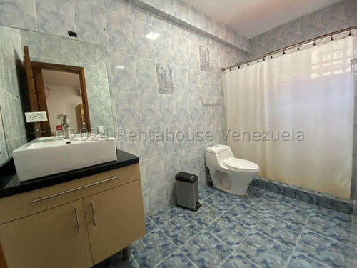 Venta De Imponente Casa Santa Paula