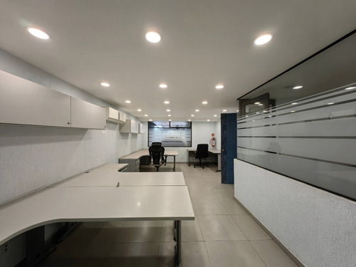 Casa Con Uso De Suelo Para Oficinas En Col. Acacias