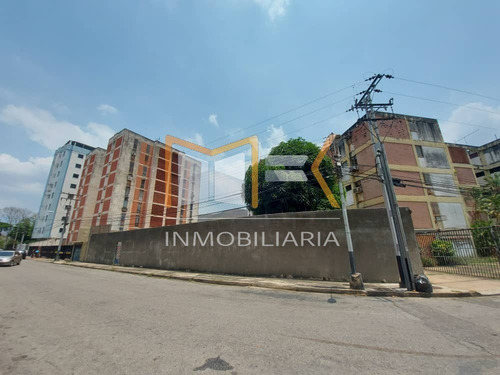 Imagen 5 de 13 de Mk Inmobiliaria Vende En La Urb. Los Caobos Av. Casanova Godoy / 04126968207