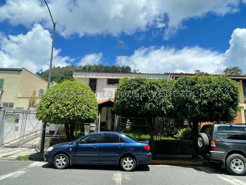 Casa En Venta 24-2764 En La Trinidad 