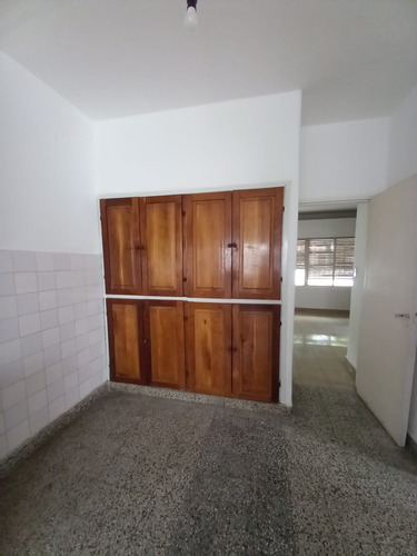 Casa En Alquiler De 3 Dorm En Quintas De Santa Ana