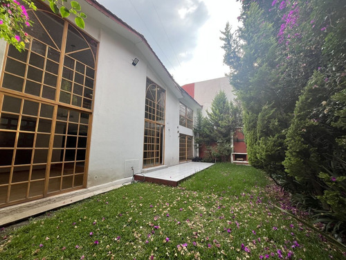 Casa En Renta En La Herradura Con Jardín Y Vigilancia