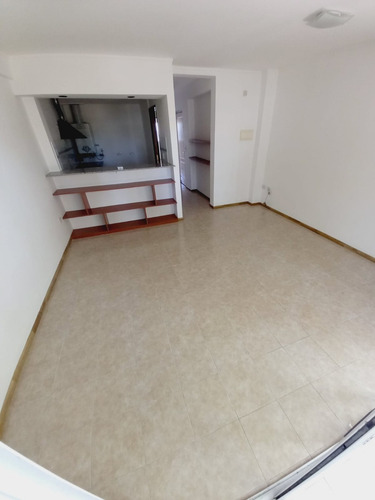 Imagen 3 de 12 de Departamento De 1 Dormitorio C/ Placard. Divisible