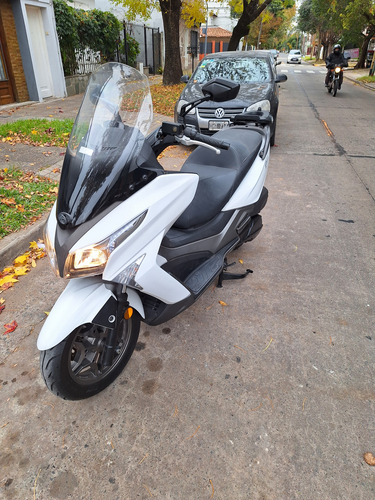 Kymco X-town 250i. Impecable. Incluye Baúl Trasero Y 3 Casco