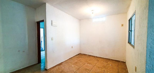 Casa De 3 Dorm, Garaje Y Patio!!! Financia!!