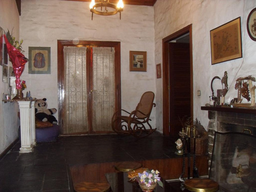 Imagen 3 de 11 de Chalet 5 Amb. Buen Estado S/lote 10x42m² Con Parque Y Pileta - Moron