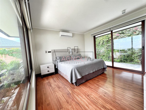 Casa En Venta De 5 Dorm. En Las Condes