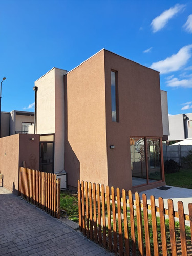 Hermosa Casa De 2 Pisos Quillota