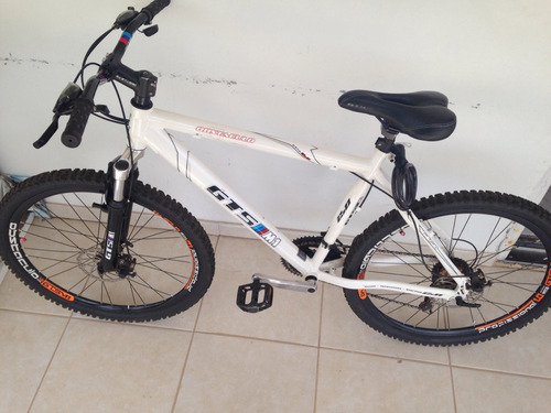 Bicicleta Gts M1 2.0 - Obstáculo