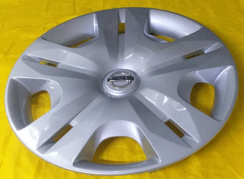 1x Tapa Polvera Star Rin 15 Pulgadas Tiida Sedan 2010 Nissan