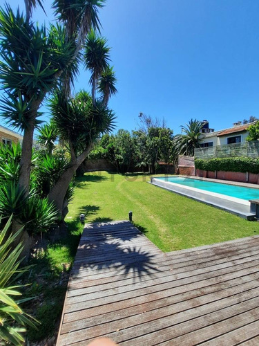 Casa Frente Al Mar/piscina/deck/garaje/terraza/losa Radiante/carrasco Sur