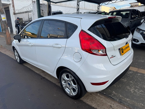 Ford Fiesta 1.6 SE HATCH 16V FLEX 4P POWERSHIFT