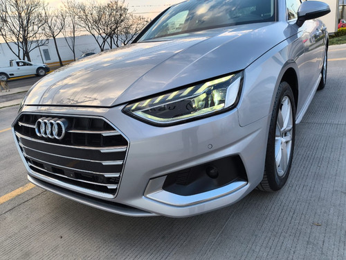 Audi A4 S Tronic Select