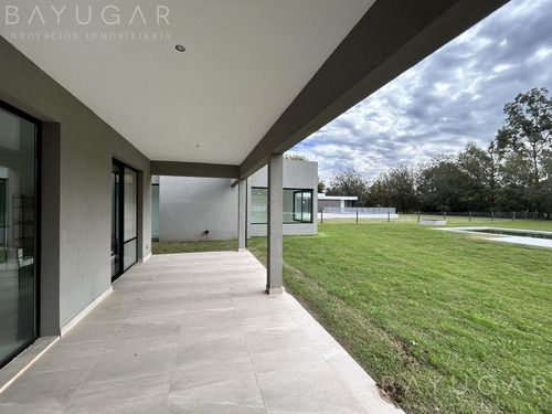 Venta - Casa A Estrenar / Barrio San Joaquin / Exaltación De La Cruz