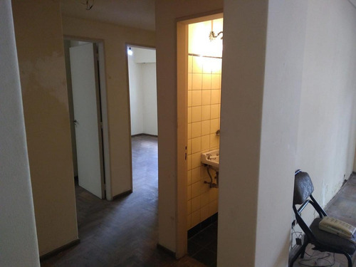 Imagen 3 de 17 de Departamento -3 Amb. Con Dependencia- Rivadavia 6100- Caballito