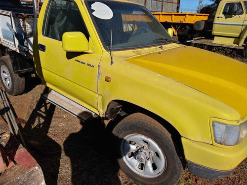 Toyota Hilux 3.0 Dx Cab. Simples 4x4 2p 2003