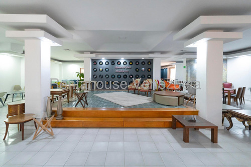 Ss: Vende Edificio 23-9006 En La Yaguara De 10.430 M2