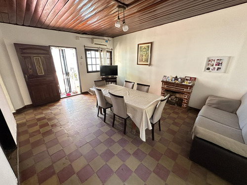 Excelente Casa Lote Propio De 4 Ambientes Con Gran Patio En Mataderos