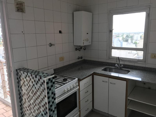 Departamento 2 Ambientes Con Balcón En Flores - Piso Alto En Torre Con Jardín Sum Y Parrillas