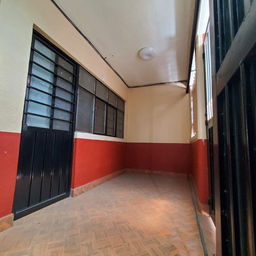 Amplisima Casa En Inmejorable Ubicación, Centrico Y Seguro.