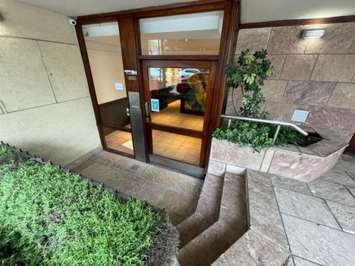 Imagen 2 de 10 de Oportunidad! 2 Amb Lateral Con Patio Totalmente Reciclado A Nuevo - Bajas Expensas! Bajo El Precio !