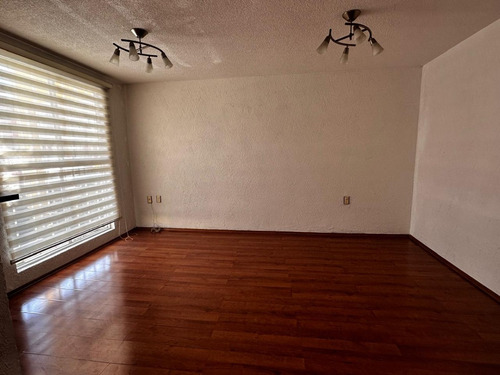 Casa En Renta En Metepec A 1 Cuadra De Av Comonfort Y Tollocan A 5 Min Town Square, En Privada