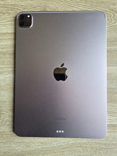 iPad Pro 11 Wifi 128gb M2 (4ta. Generación) + Magic Keyboard (Usado)