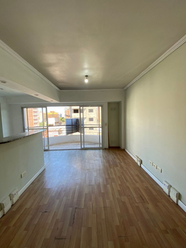 En Venta 3 Amb C/ Balcon En Excelente Ubicacion En Lanus .o. (403)