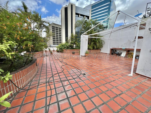 Se Ofrece En Venta Acogedor Y Extraordinario Penthouse Ubicado En Campo Alegre