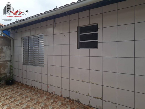 Imagem 5 de 28 de Casa Isolada À Venda Com 3 Dormitórios E Piscina No Bairro Maracanã Em Praia Grande Sp. - Rrc185