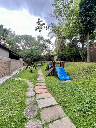 Venta De Lujoso Apartamento/ La Castellana/215 Mt2
