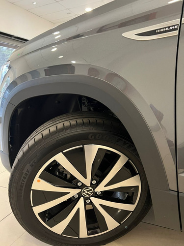 Imagen 22 de 25 de Volkswagen Taos 1.4 250tsi Highline Automatica At Vw 2023 23
