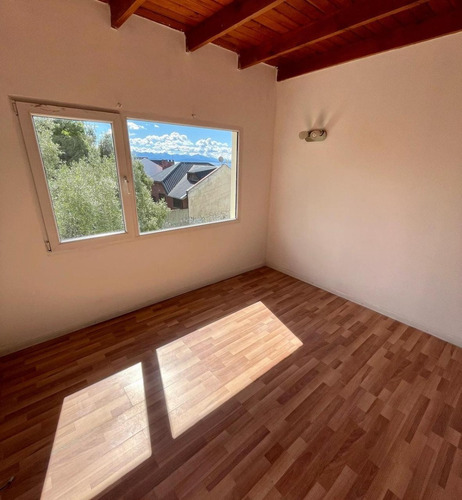 Imagen 6 de 11 de Venta Departamento 3 Dormitorios, 3 Baños Y Cochera. Bariloche. Centro