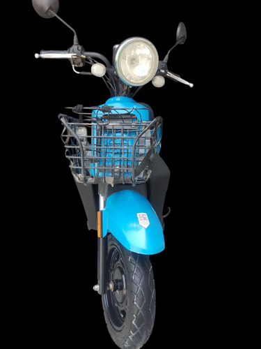 Motoneta D125 Azul Con 6450 Km Y En Buen Estado