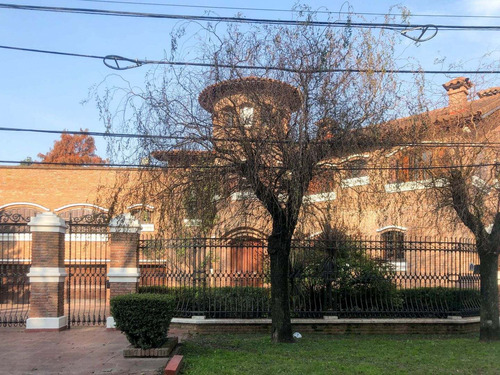 Imagen 2 de 16 de Imponente Propiedad De Categoría En Venta, El Trébol, Ezeiza