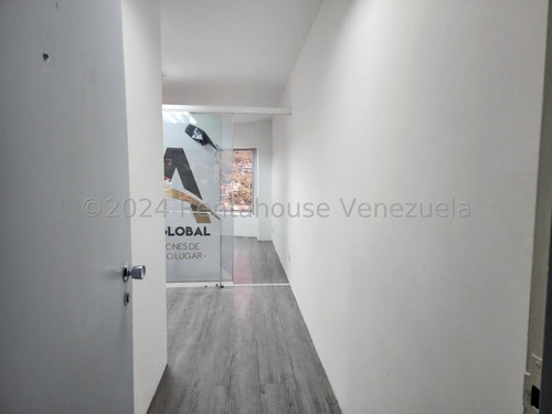 Moderna Y Funcional Oficina En Alquiler En El Marqués. Yanira Mls #24-21576