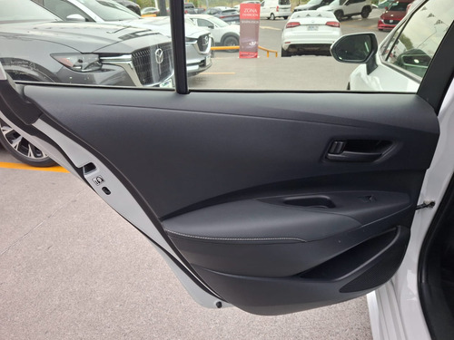 Toyota Corolla 4p XLE HEV L4/1.8 Aut