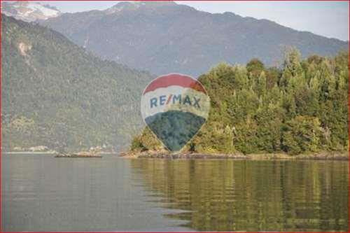 Paraíso: Predio Y/o Bosque Con Dos Islas Privadas